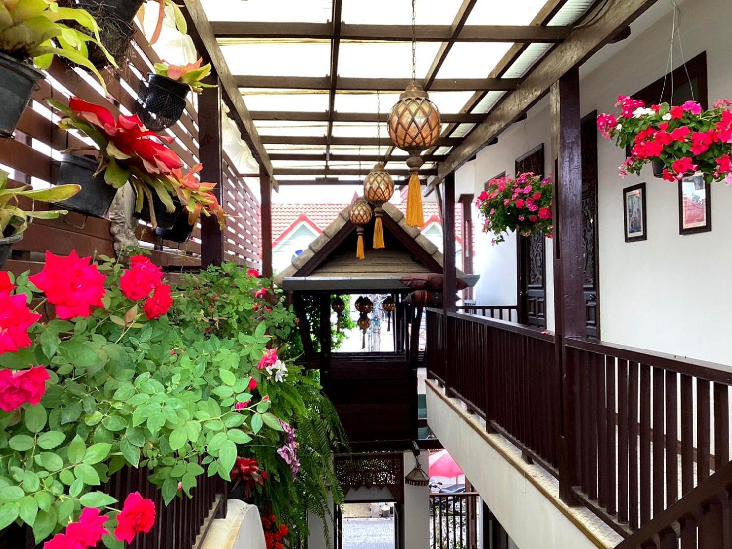 Hotel Ratchiangsaen Flora House Chiang Mai Exterior foto