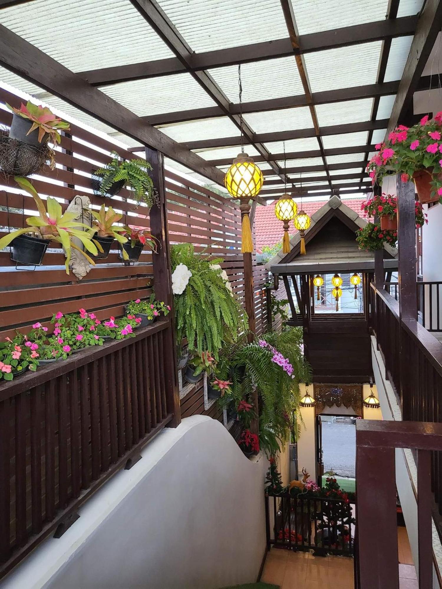 Hotel Ratchiangsaen Flora House Chiang Mai Exterior foto